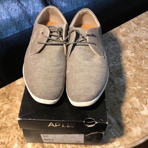 Size 10 casual grey shoe